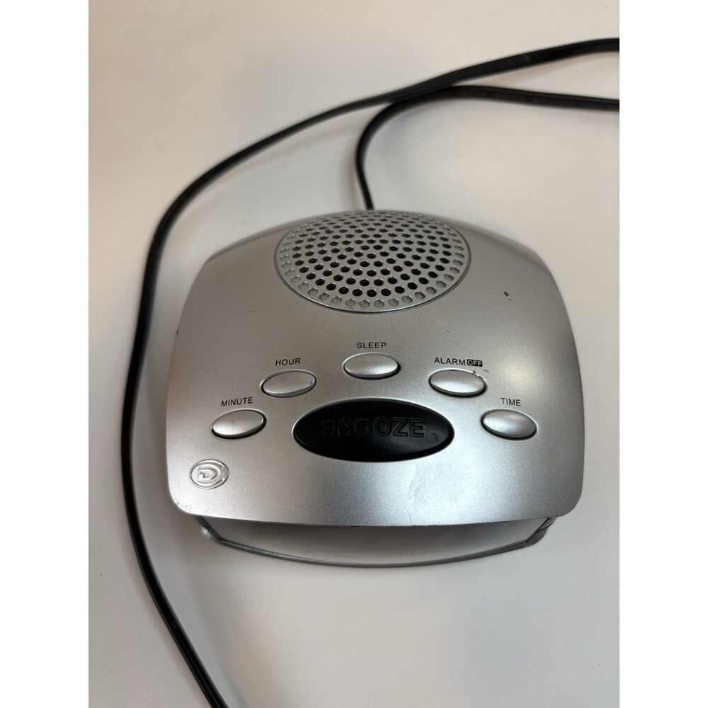 Durabrand Am/FM Alarm Clock Radio MODEL CR-502 For Parts or Repair.